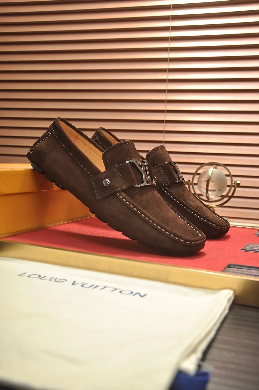 Men's men's shoes 💰420💶 [LV Doudou shoes] (water-dyed cowhide lining) new model is on the market, available on the official website. The new Doudou shoes are processed into single-color materials, and the uppers are made of imported cowhide material. The body of the shoe is fully hemmed with mark thread, and is lined with imported original cowhide leather. The elegant shoe shape is super suitable for all-matching, and the size is 38-44.